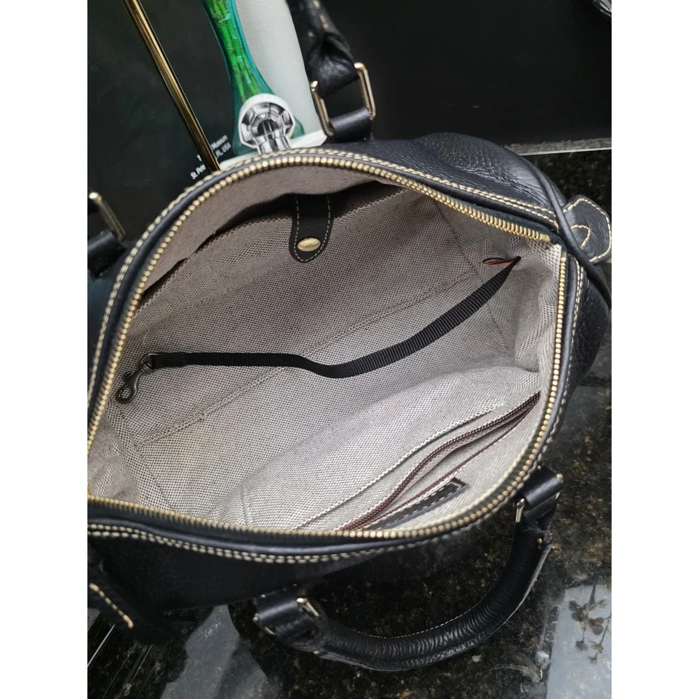 Dooney & Bourke Boston Barrel Bag Black Leather Good Contrast Stitch Satchel